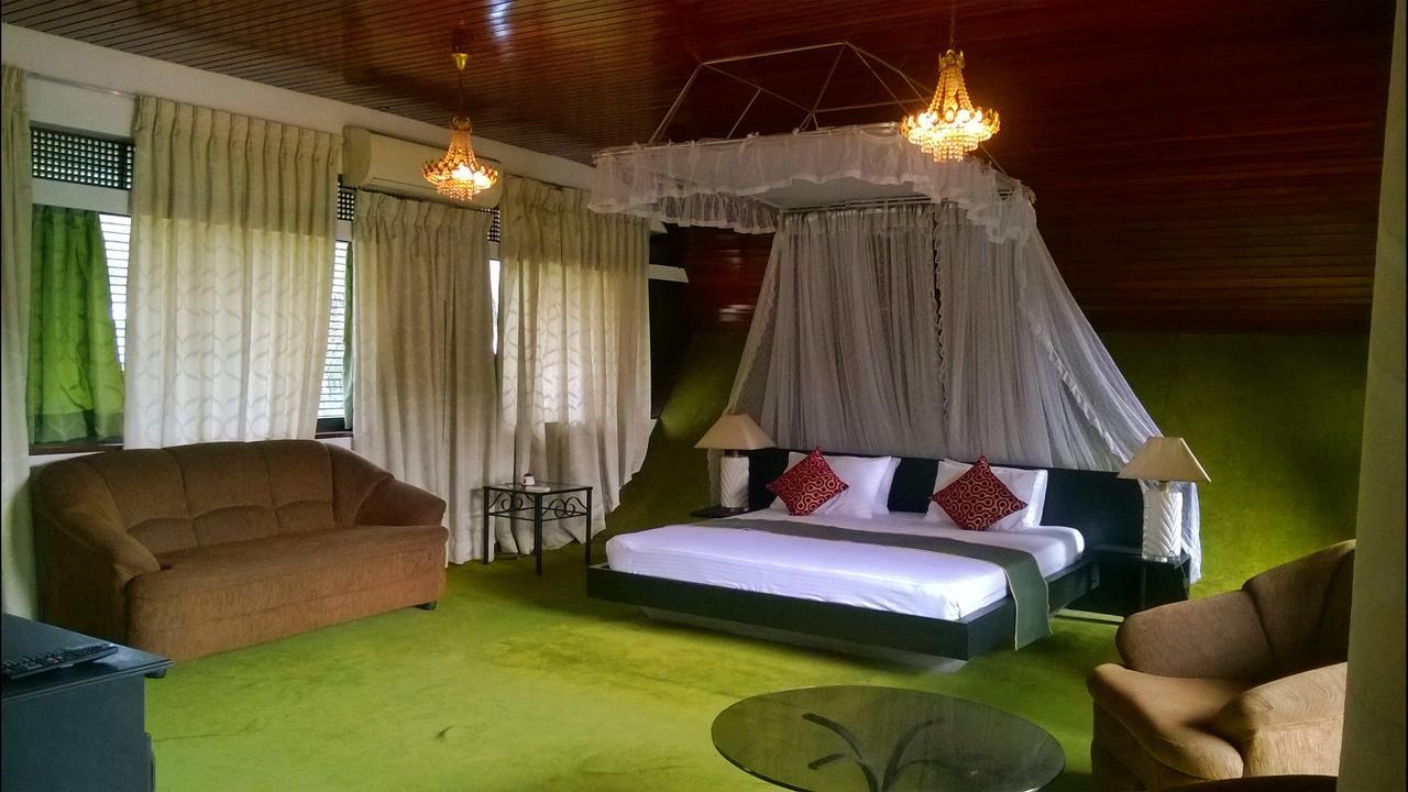 Nilani Hotel Ratnapura Exterior foto