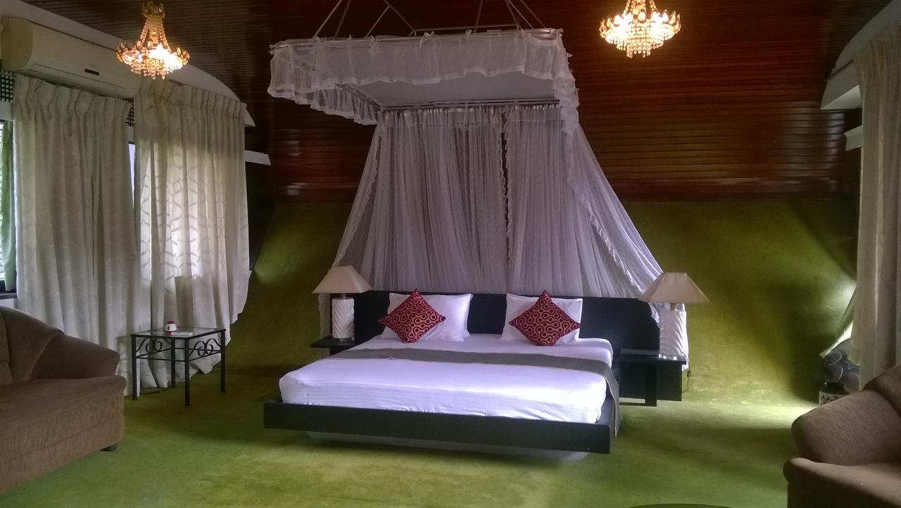 Nilani Hotel Ratnapura Exterior foto