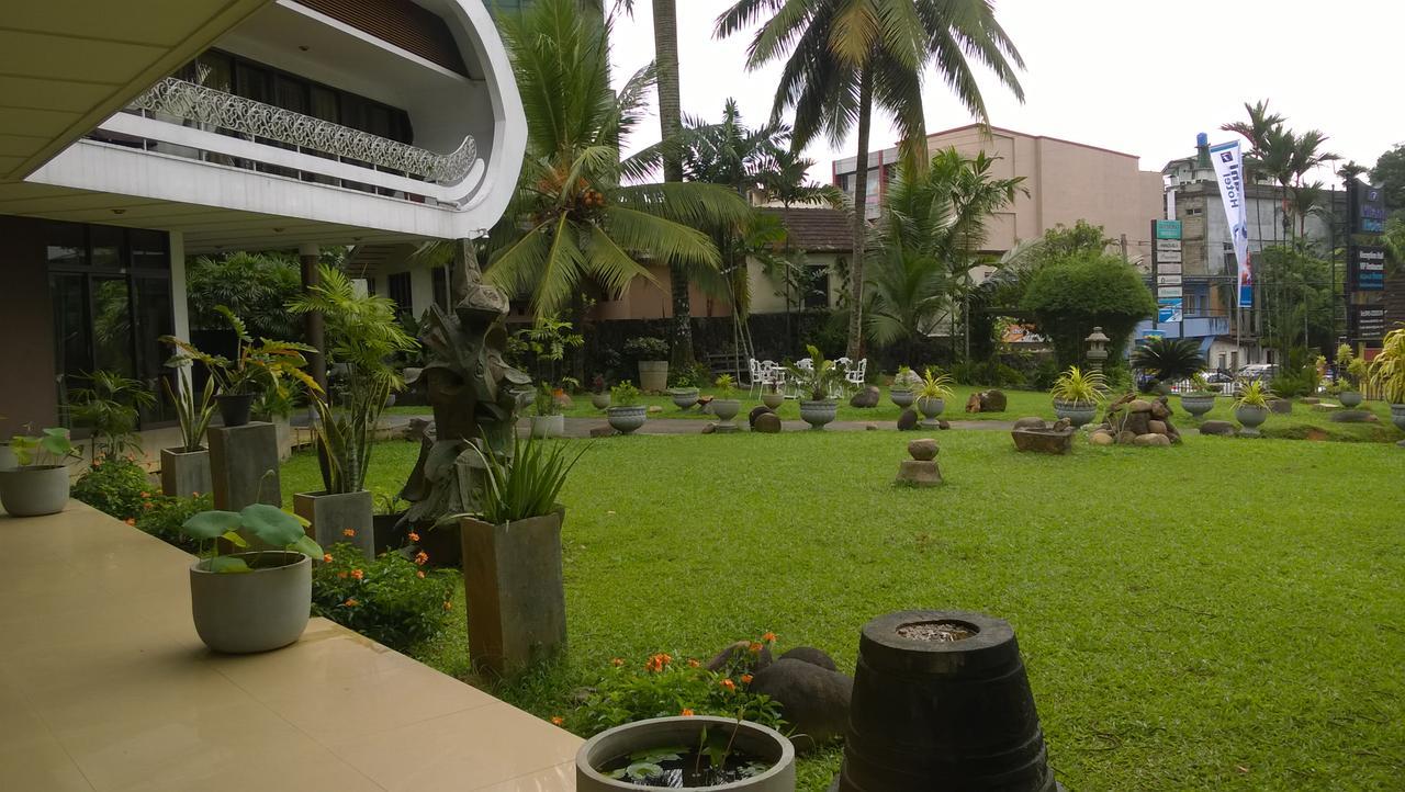 Nilani Hotel Ratnapura Exterior foto