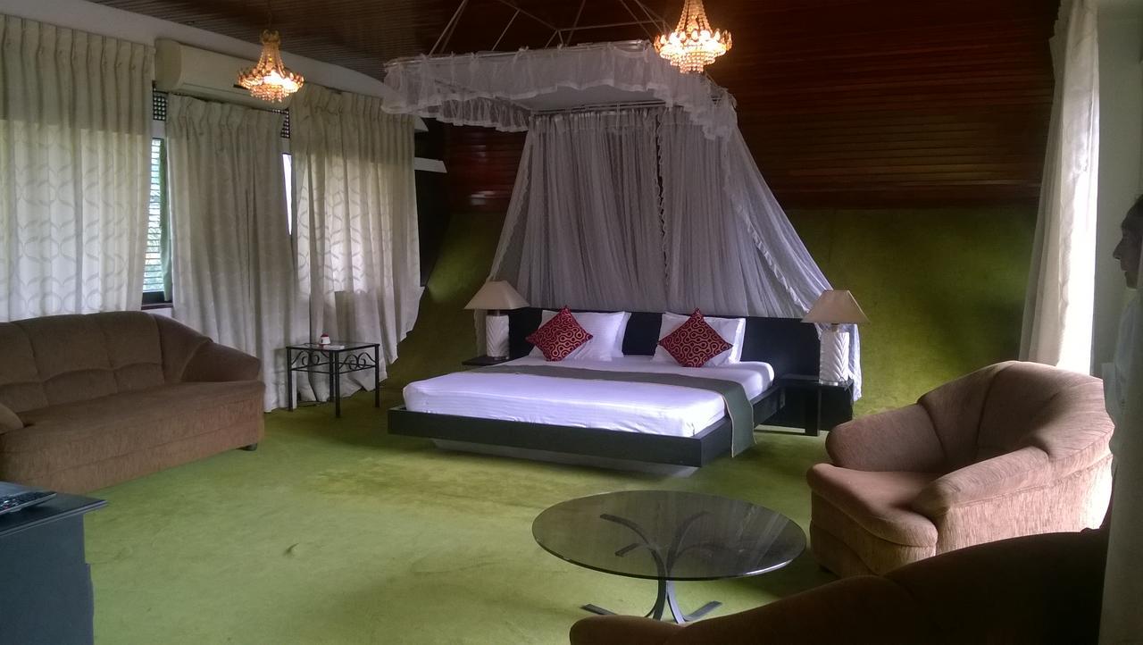 Nilani Hotel Ratnapura Exterior foto