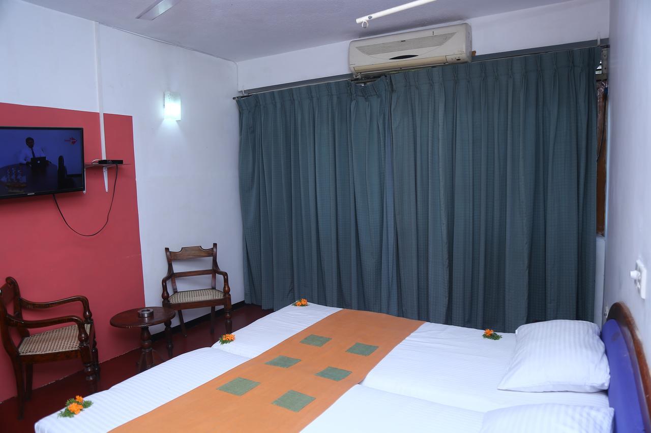 Nilani Hotel Ratnapura Exterior foto