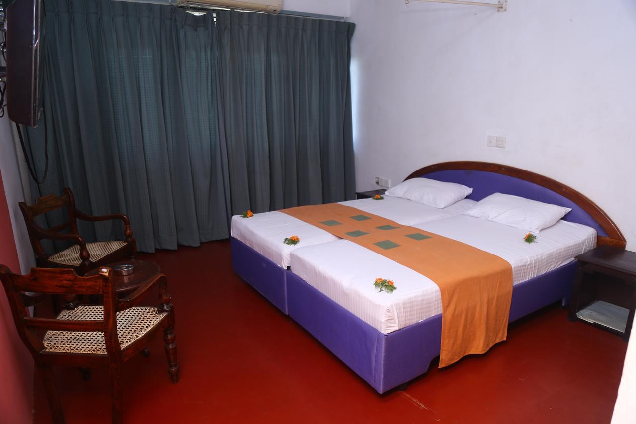 Nilani Hotel Ratnapura Exterior foto